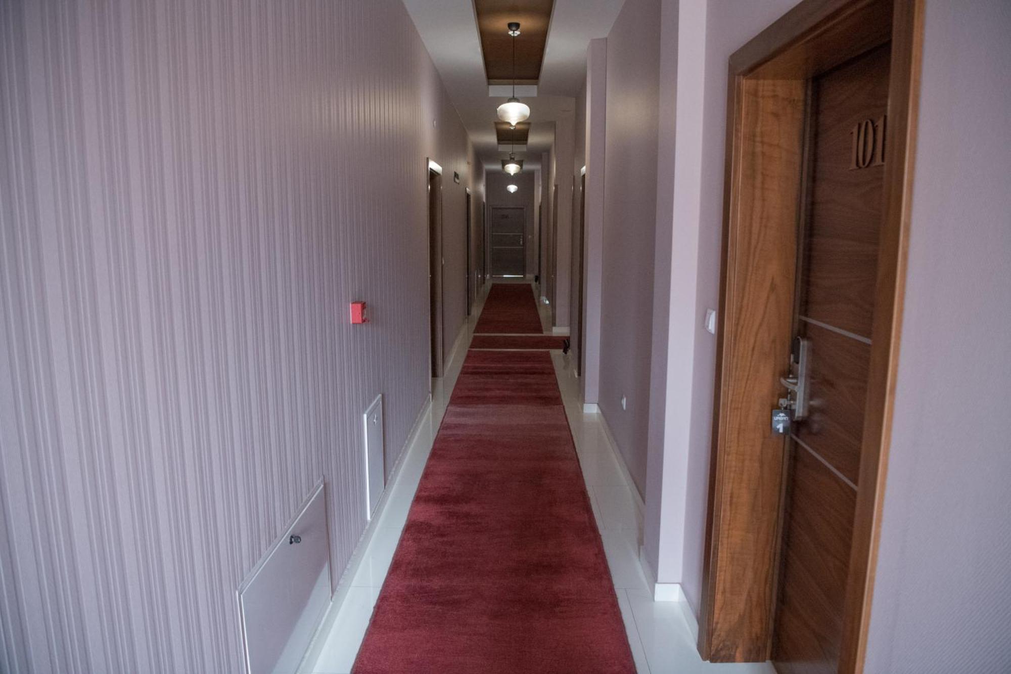 Hotel Urban Buzim Екстер'єр фото