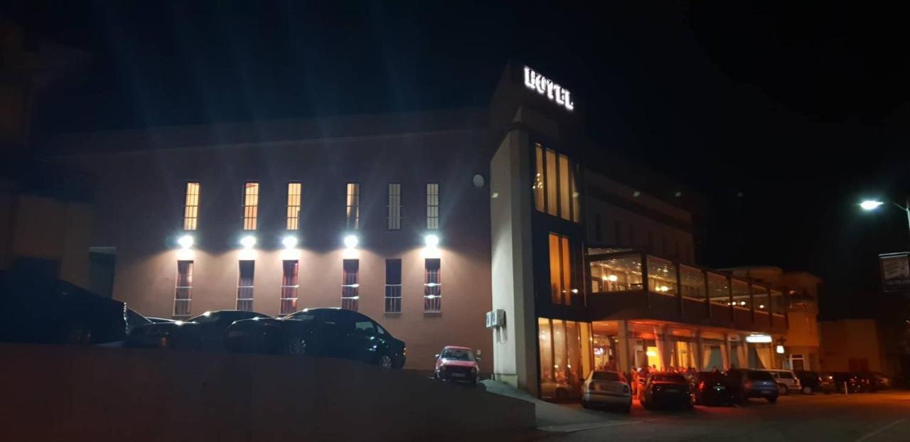 Hotel Urban Buzim Екстер'єр фото